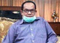 Prof.DR.Sutrisna Wibawa Rektor…