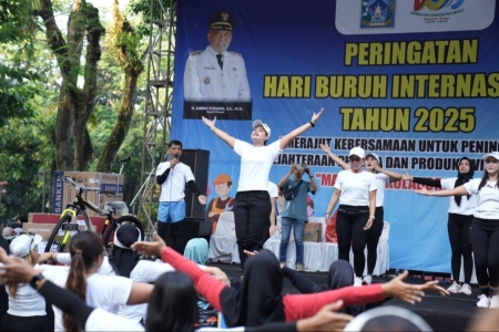 Pemkab Sleman Selenggarakan Peringatan Hari Buruh Internasional Senam Massal dan Jalan Santai Tripartit