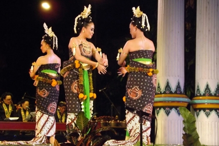Perhelatan Adiluhung Beksan Catur Sagatra : Nguri –uri Budaya Jawa