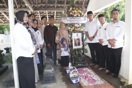 Pra Hari Jadi Sleman 109 Rombongan Ziarah ke Makam Bupati dan Wabup Terdahulu