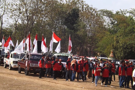 Terkuak Perbedaan Kibaran Bendera Merah Putih Bagi 4 Cabup-Cawabup Gunungkidul Di Kampanye damai 2015