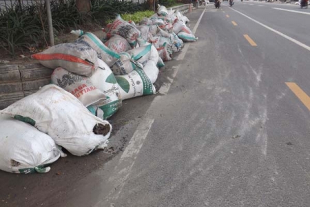 Ribuan Karung Debu Gunung Kelud Jogja Mengganggu keindahan Kota