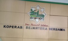 Puluhan Masa Geruduk KSP Sejahtera…