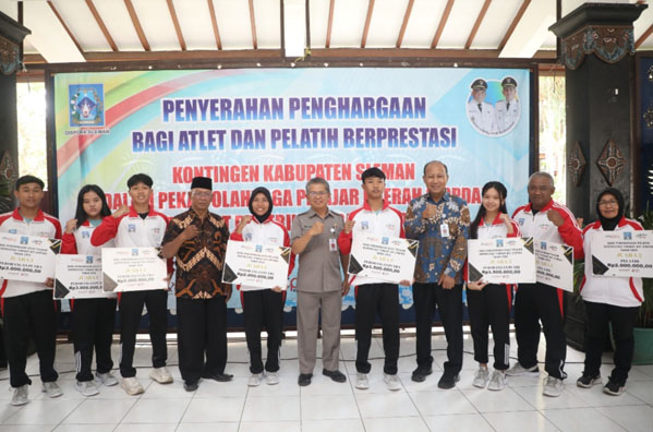Pemkab Sleman Berikan Penghargaan Bagi Atlet Berprestasi POPDA Tahun 2025