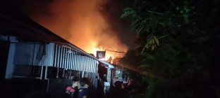 Malam Hari Kebakaran Hebat Menghanguskan…