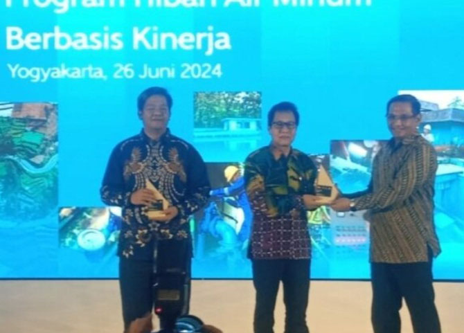 KEMENTERIAN PUPR RI BERIKAN PENGHARGAAN KE PDAM TIRTA SEMBADA SLEMAN
