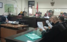 Eksepsi Pengacara YIS Buka Statment…
