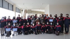 Bupati dan Wabup Sleman Beri Penghargaan…