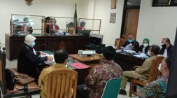 Sidang Kasus Nilai Ijazah YIS Sleman…