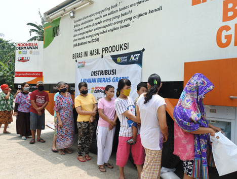 Rice Truck Armada Layanan Pangan Gratis Bagi Keluarga Pra Sejahtera 