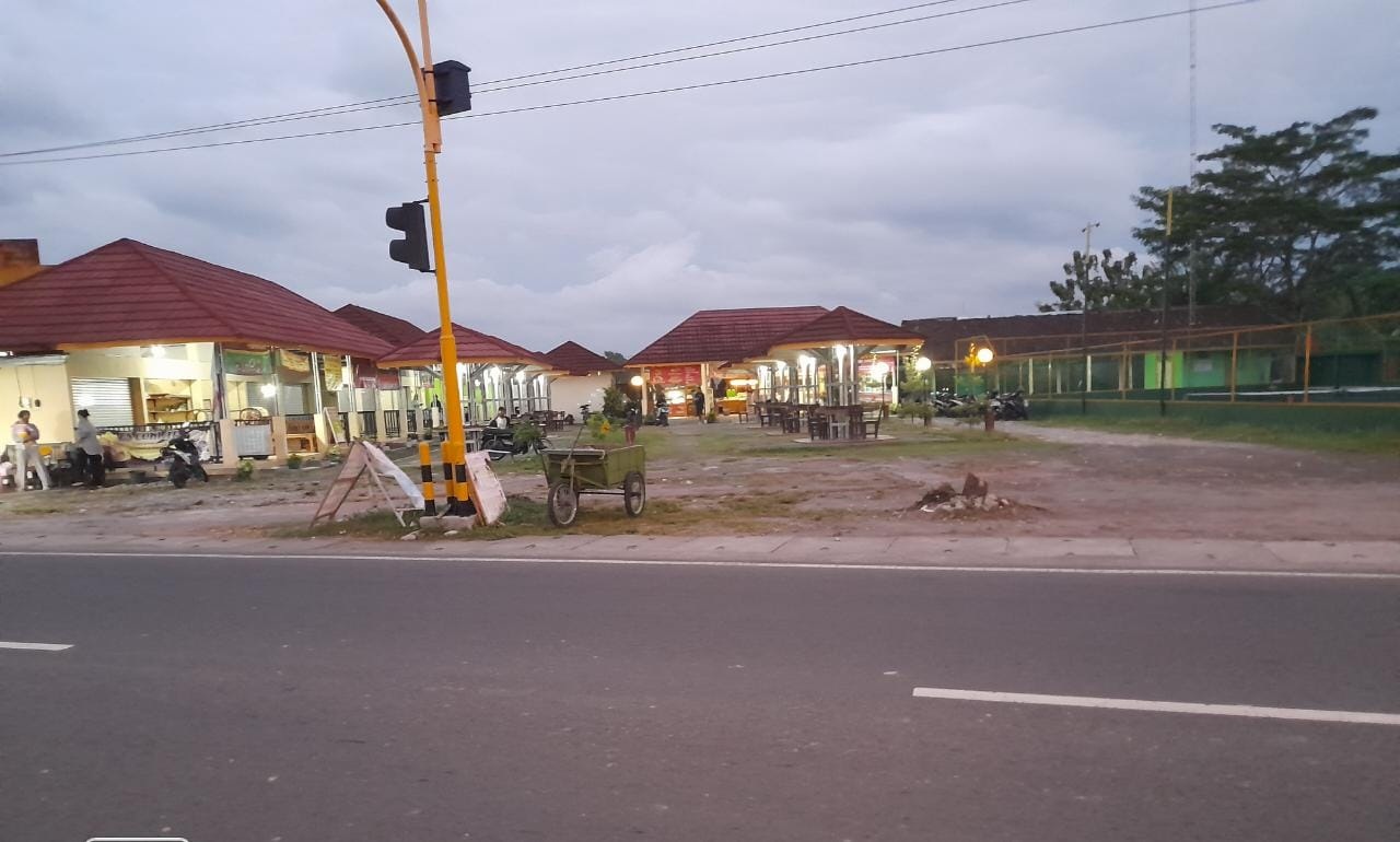Taman Kuliner Giri Wangi imogiri  Jadi Idola Para Pengunjung