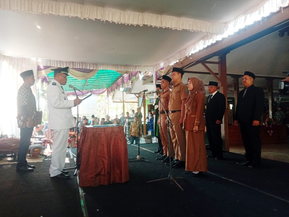 Lurah Girisekar Gunungkidul Lantik Jagabaya Dukuh Krambil Dan Staf Pangripto