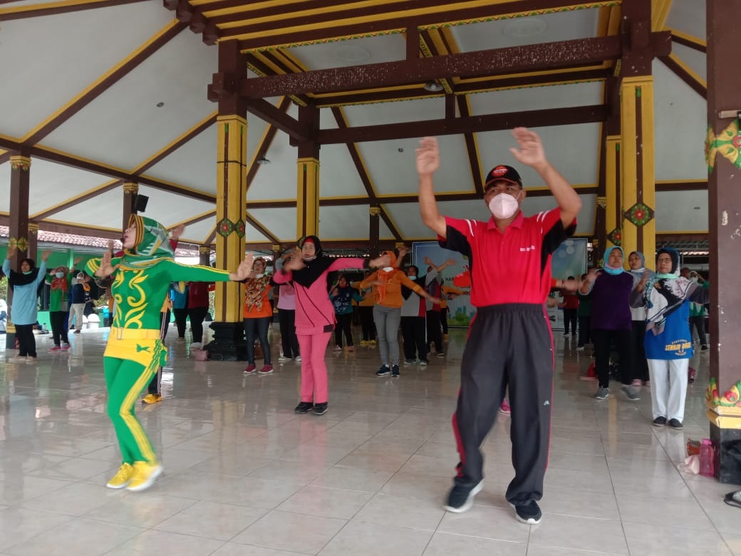 Dalam Rangka Hari Jadi Ke 75 Kalurahan Murtigading Gelar Senam Masal Dan Sosialisasi KB
