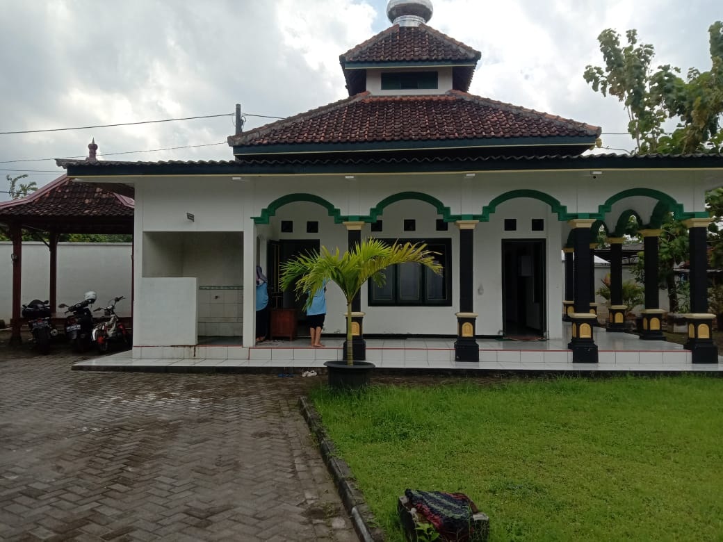 Mushola Panuntun Patalan Jetis Terbuka Untuk Wisatawan  Yang Mau Mampir Sholat 