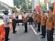 Tugas Kepolisian Di Lakukan Dengan…