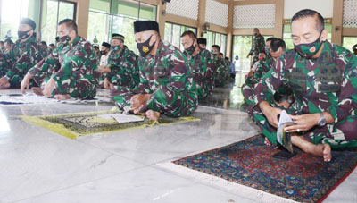 Do'a Bersama Kodam IV/ Diponegoro Bersyukur Atas Momentum Lahirnya TNI AD