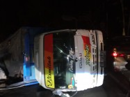Truk AB 8813 MD Bawa Batu 8 Ton…