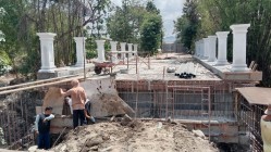 14 Tugu Menghiasi Jembatan Sanggrahan…