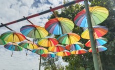 Lestarikan Seni Tradisi Lokal,…