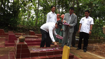 Hari Jadi Gunungkidul Tahun 2017 “Mbedani” Semua Mantan Bupati Di Ziarahi