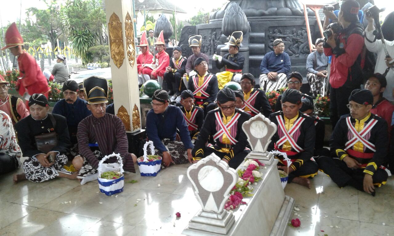 Keluarga Bregada Se DIY Adakan Ziarah Ke TMP