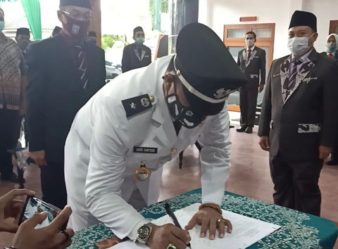  Sertijab Lurah Caturtunggal Sleman Agus Santoso, S.Psi Kembali Di Lantik Untuk 2020/ 2026.
