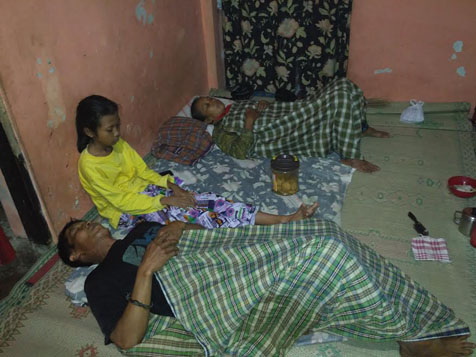Diduga Akibat Pembakaran Limbah Kabel Sebabkan Puluhan Warga Jatuh Sakit