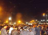 Pesta kembang api ribuan penon…
