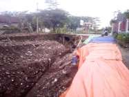 Jalur Menuju wisata mini zoo rusak…