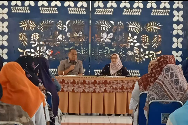 Bupati Sleman Berikan Dukungan Agar Pembatik dan Pengrajin Lurik Sleman Semakin Berkembang