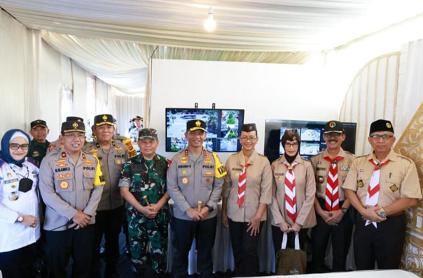 JELANG LEBARAN  KAPOLDA DIY BERSAMA TIM SUPERVISI MABES POLRI PANTAU POS PENGAMANAN OPS KETUPAT PROGO 2023