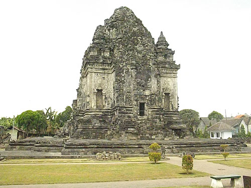 Megahnya Pula Candi Kalasan Sleman