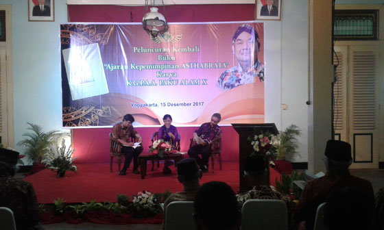 Buku,” Ajaran Kepemimpinan Asthabrata” 