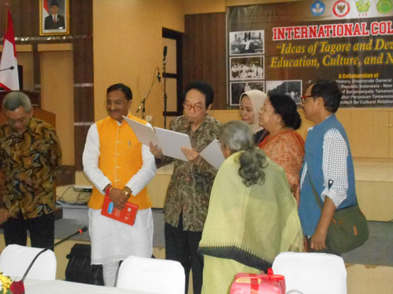 Prof Edi Ajak Pengikut Ki Hadjar Dewantara Dan Tagore Berfikir Ke Masa Depan