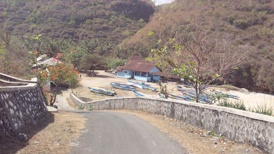 Melihat indahnya pantai gesing Gunungkidul