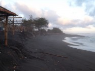 Deburan ombak Saat di Senja Hari…