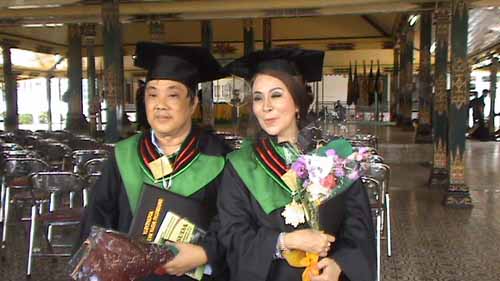 Koh Bing Lulus Dengan IP 3,8 dan Sang Istri Mengantongi IP 3,91 