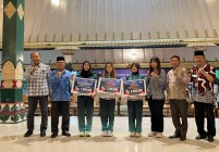 KONI SLEMAN BERIKAN TALI ASIH KEPADA…