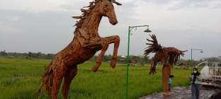 Gunung polo kampung siogo lirik…