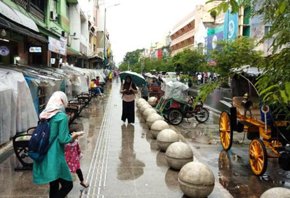 Jelang Tahun Baru Belasan Wisatawan Mengeluhkan Harga Mamin Malioboro