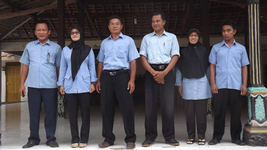 Kepala Desa dan Segenap Pamong Desa Natah Nglipar Gunungkidul Mengucapkan Selamat Hari Raya iedul Fitri' Inal Faizin Wal Faizin 