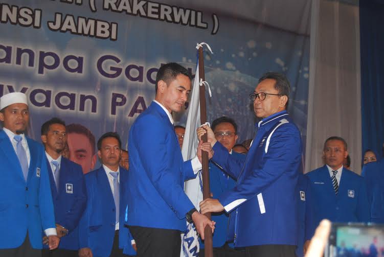 Zumi Zola akhirnya resmi dilantikan sebagai Ketua DPW PAN Provinsi Jambi, 