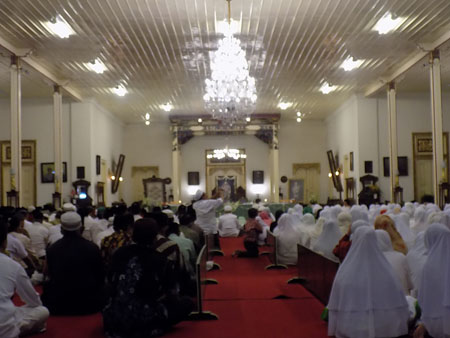 Tahlil Menggema Memperingati 1000 Hari Almarhum Paku Alam IX
