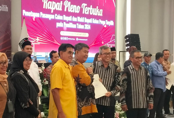 Ketua KPUD Kulon Progo, Umumkan Dr. Agung Setyawan dan Ambar Purwoko Meraih Suara Tertinggi 119.643 (46,89%)