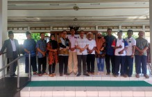 Perkumpulan Wartawan Media Online…