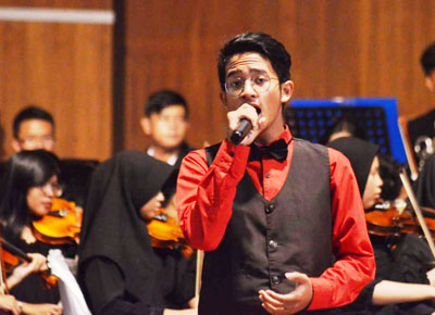 Banyak Raih Prestasi Di Dunia Modelling & Nyanyi Richo Masih Mau Belajar 