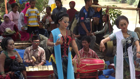 Petilasan Eyang Wonopuro Klayar, di Sandran