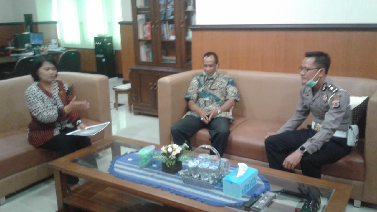 Warga bayar pajak bermotor dan pergunakan bebas denda Pajak via online 