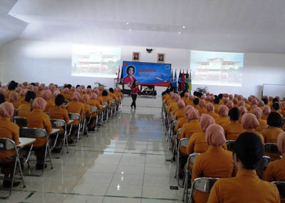 Perempuan  Mau  Maju Harus  Menguasai Tehnologi