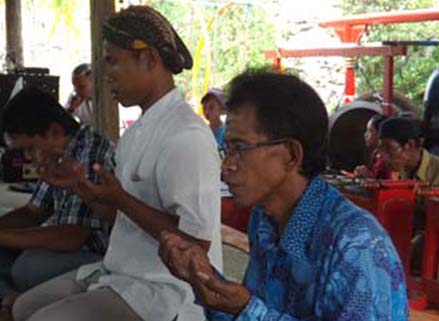 Proyek Aspalisasi dan Jembatan Krosway Pindah Ke Desa Lain 'Warga Jelok Beji  Bengok - Bengok' 